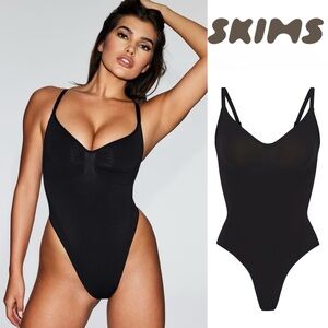NWT Skims Seamless Sculpt Thong Bodysuit in Black Onyx Small Medium